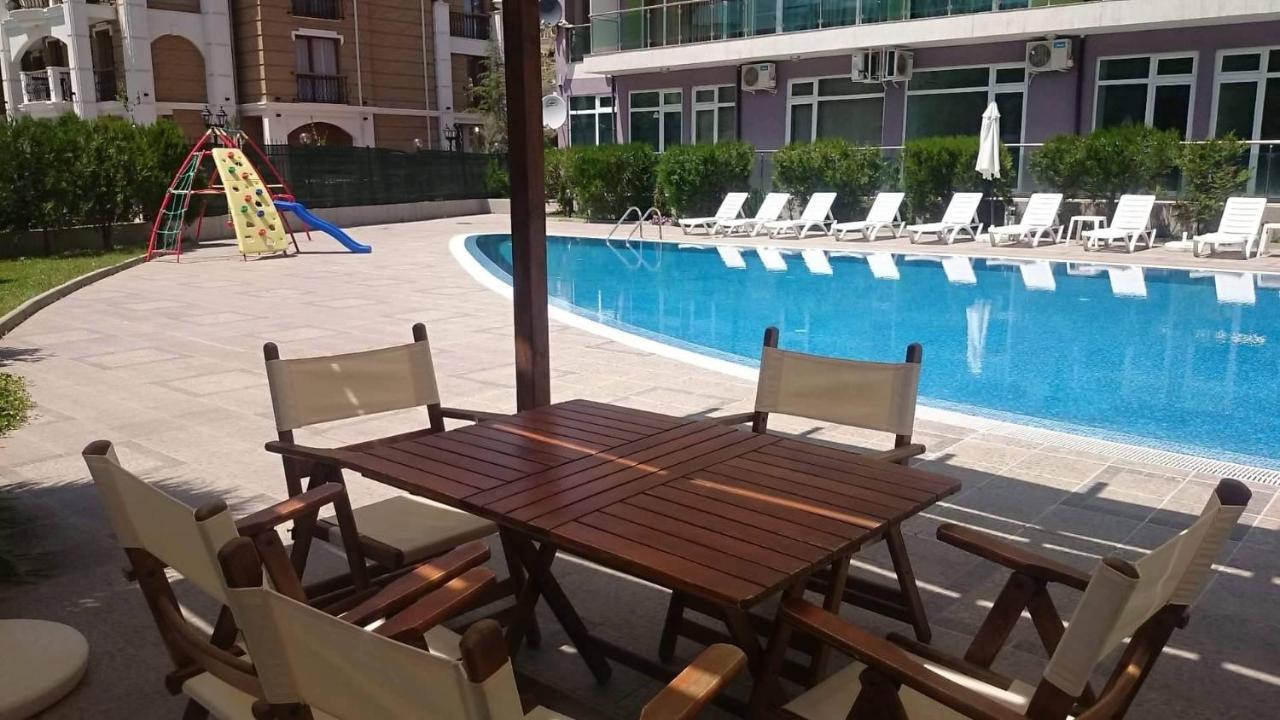 Apartment Family In Solmarin