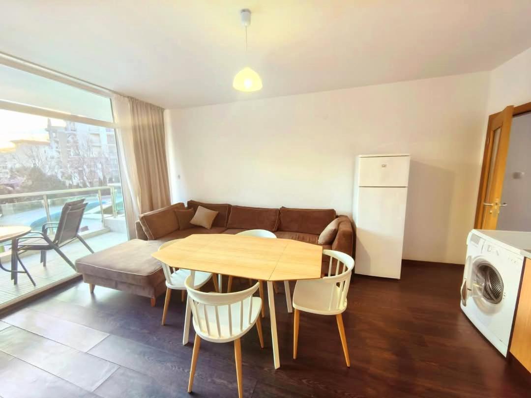 Apartment Family In Solmarin Slantschew brjag